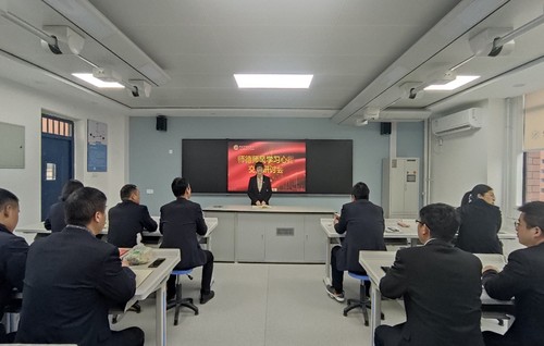 学校党总支书记周继莉主持召开师德师风学习心得交流研讨会