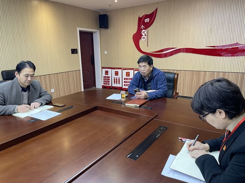 校长王书欣领学